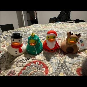 NWT Holiday Christmas Rubber Duck Set - Multicolor